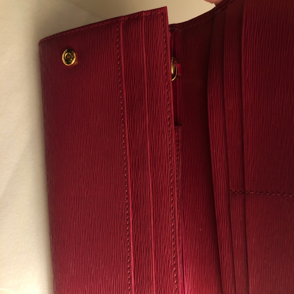 Prada leather Wallet - Picture 6 of 8